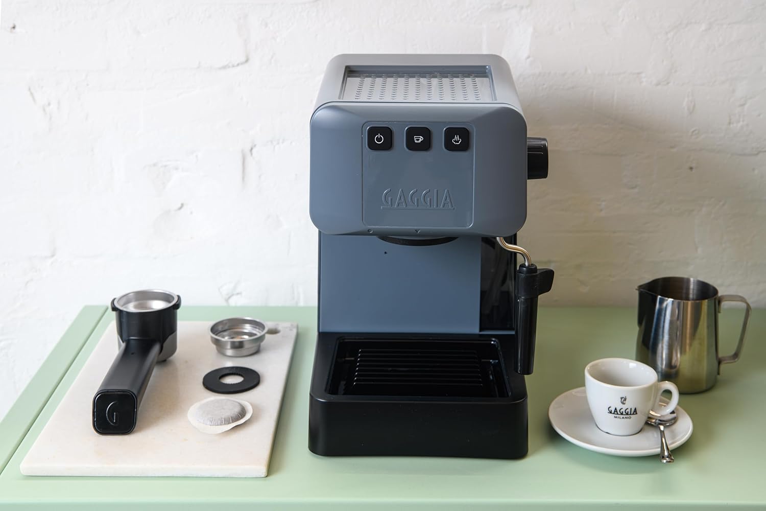 Gaggia EG2109 BLACK Macchina Manuale da Caffè Espresso, Macinato o Cialde, Sistema POD per Espressi Cremosi Con Cialde, Pre-Infusione Automatica, Nuovo Modello 2023, 100% Made in Italy