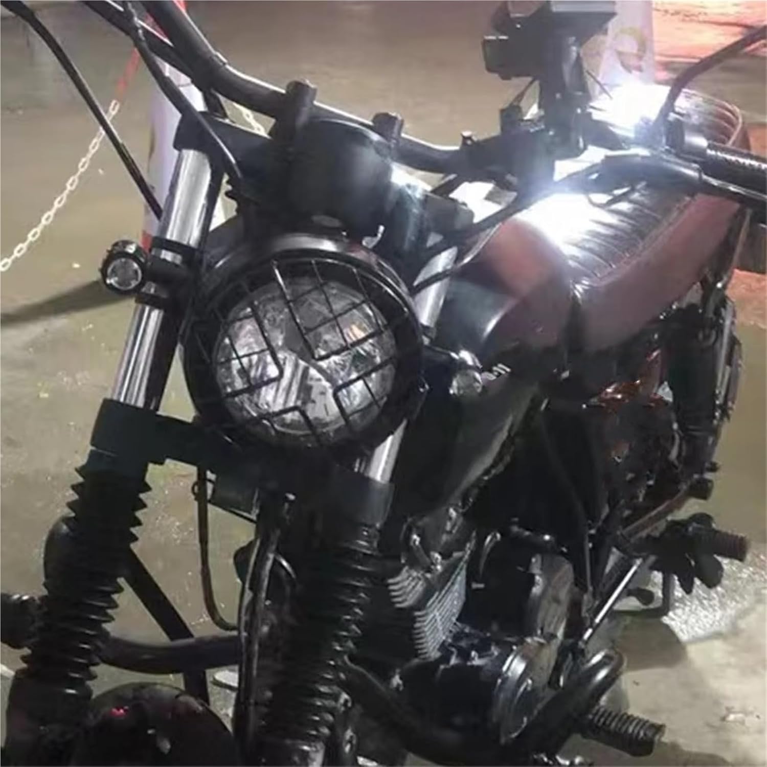 グリルヘッドライト バイク用ヘッドライトカバー フロントグリルカバー ボンネビル用 ボバー用 ブラック 2018 2019 2020  オートバイヘッドライトグリルカバー トライアンフ ボンネビル ボバー 2017 2018 2019 2020 外装CNCビレット ア オートバイのヘッドライトグリル に適合するブリクストン に適合するフェルスバーグ 125 250 に適合する125XC に適合するブ