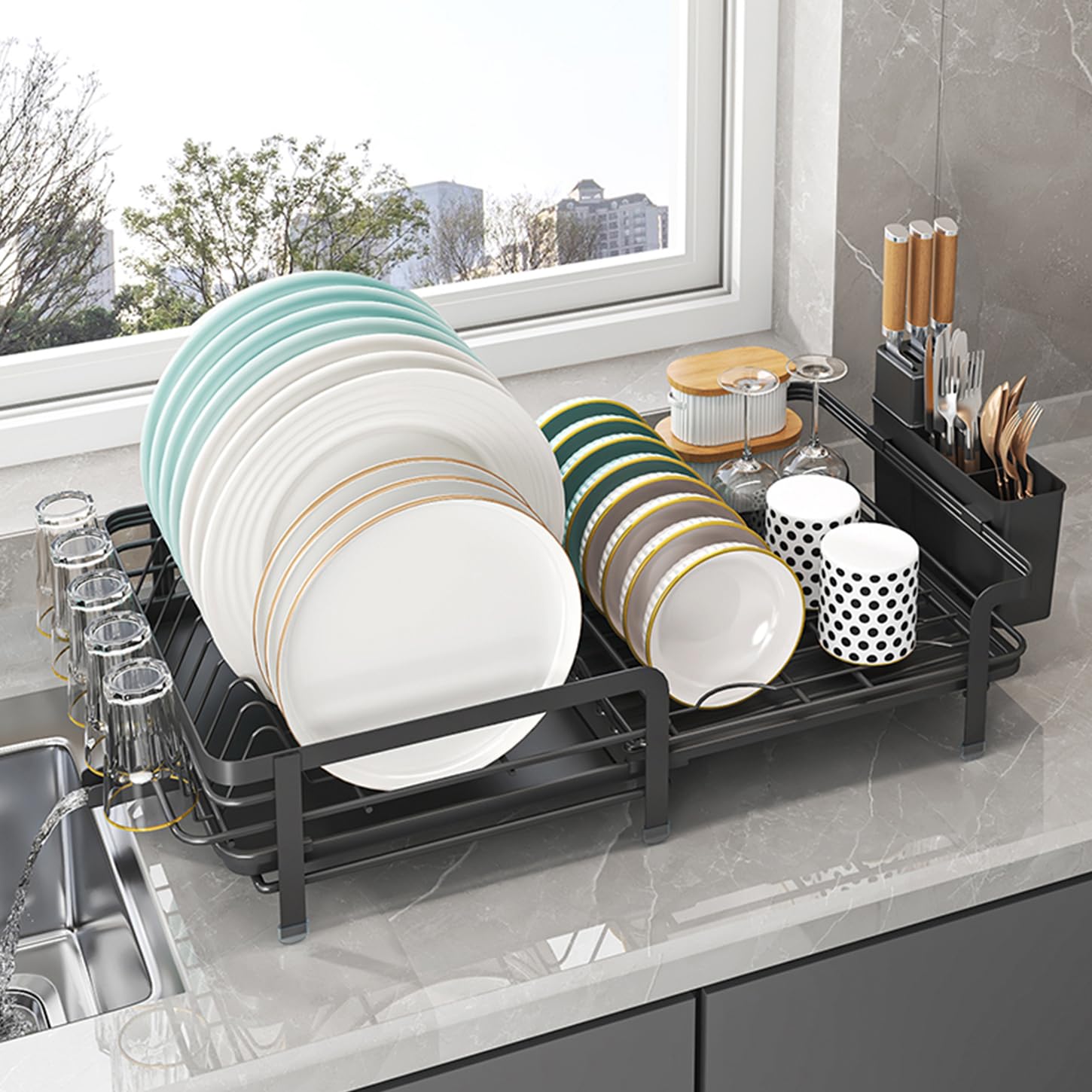 Escurreplatos de vajilla – Escurreplatos ajustable con canalón giratorio 360° y bandeja de goteo extraíble – Organización de cocina para espacios pequeños (negro)
