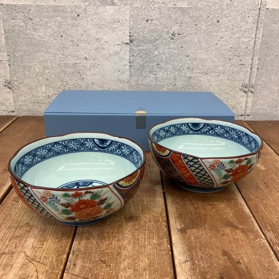 Amazon | 有田焼 聖山窯 金彩 赤絵 色絵花紋 小鉢 お茶碗 飯椀 ペア 2