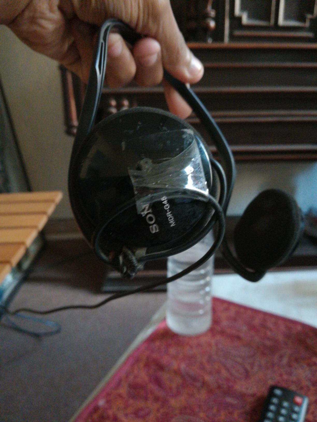The most practical headphones for (wet and dry) hot climates in my opinion