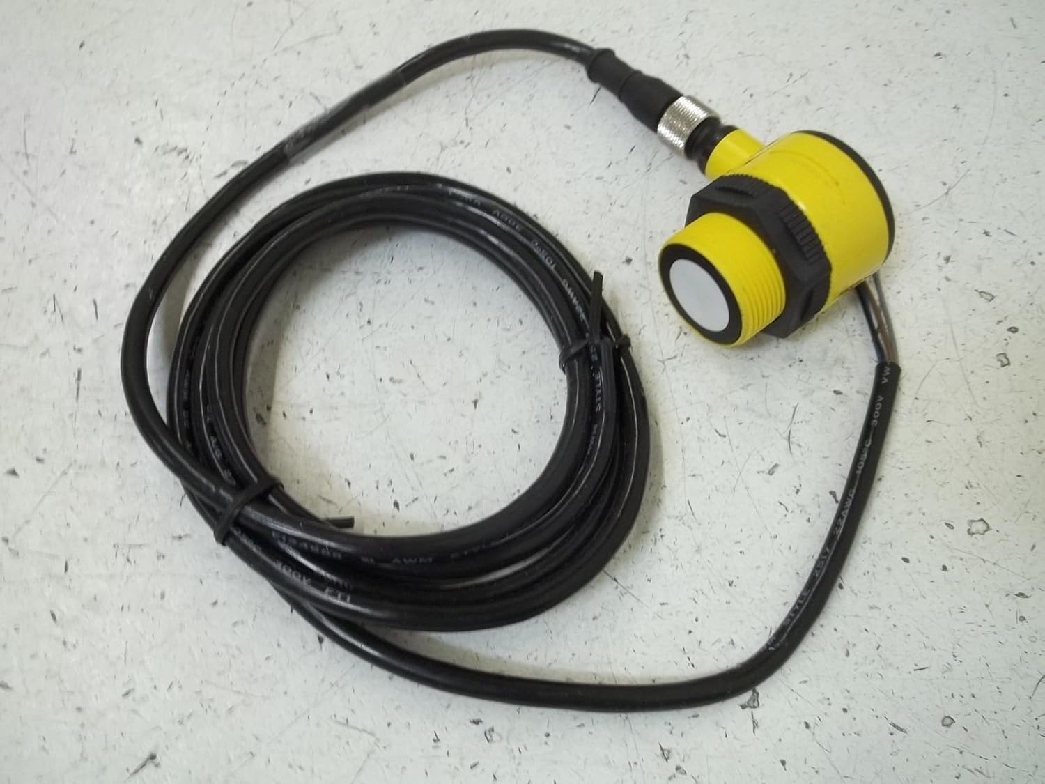 BANNER ENGINEERING MQDEC2-506 (60810), 2 M (6.5 FT) in Length, 5-PIN Straight Female Connector, Chrome-Plated Brass Coupling NUT, CORDSET, M12, Single Ended, with Shield