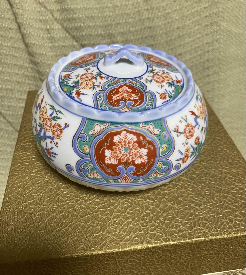 Amazon.co.jp: 有田焼 錦松梅 哲山窯 蓋付小鉢 : ホーム＆キッチン
