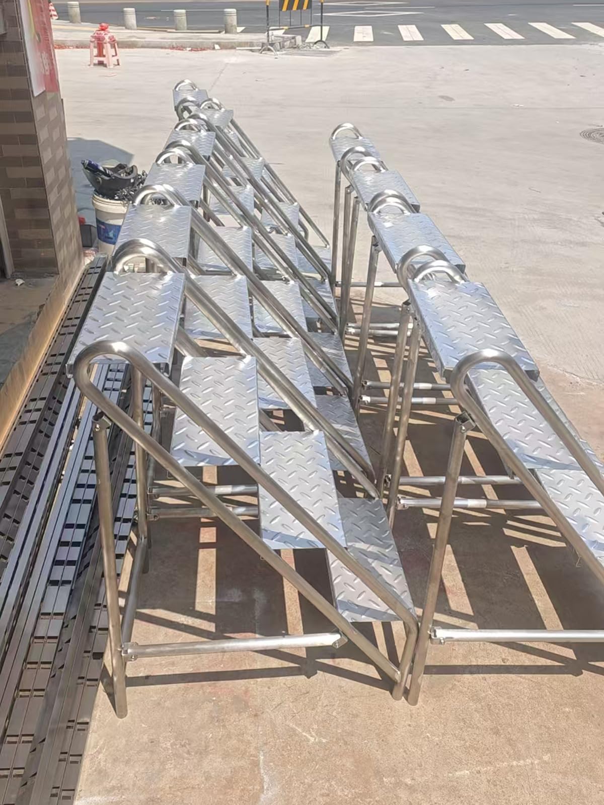 Amazon｜H HEVSD 産業用折りたたみ式ステンレス鋼踏み台 家庭用階段