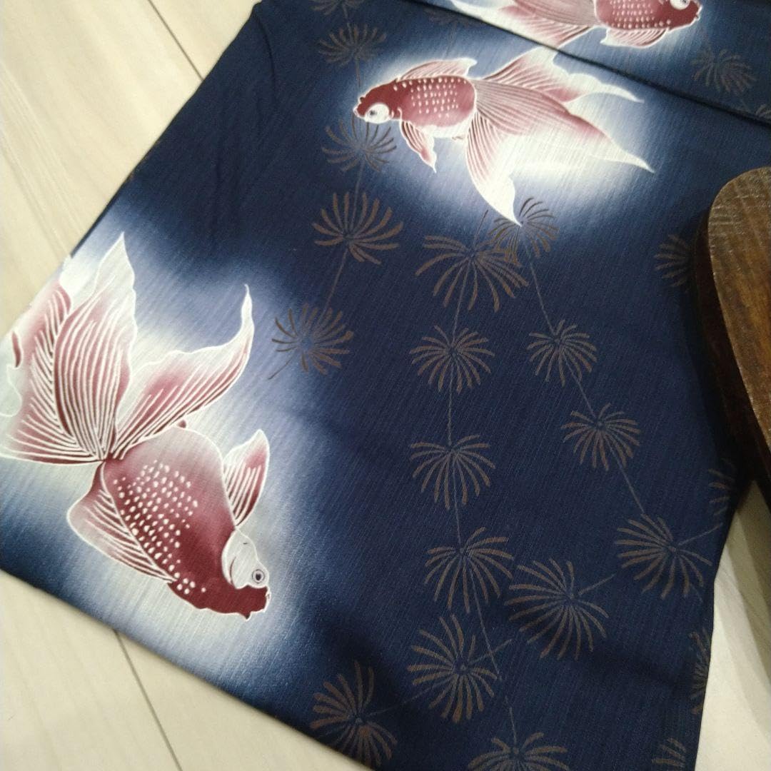 新品☆呉服屋♪綿しじら織！インパクト金魚　粋な夏着物　浴衣セット Amazon.co.jp: 呉服屋日本の染粋上品な金魚 濃紺暈し染 夏着物 浴衣5点