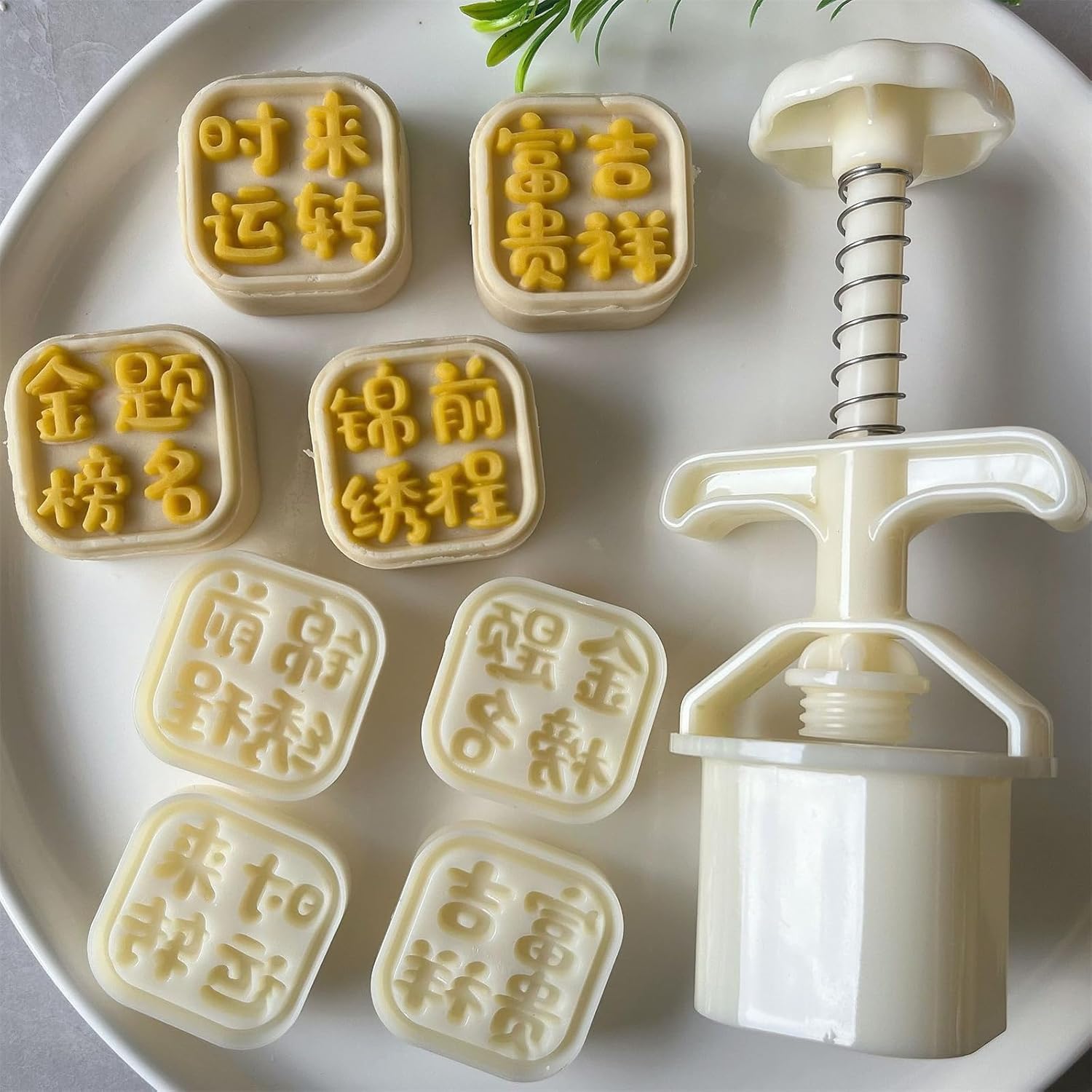 Hand Pressure Pastries Cakes Press Mold ABS Snow Skin Cookie Bakeware Baking Tool for Dessert Kitchen Baking Accessory