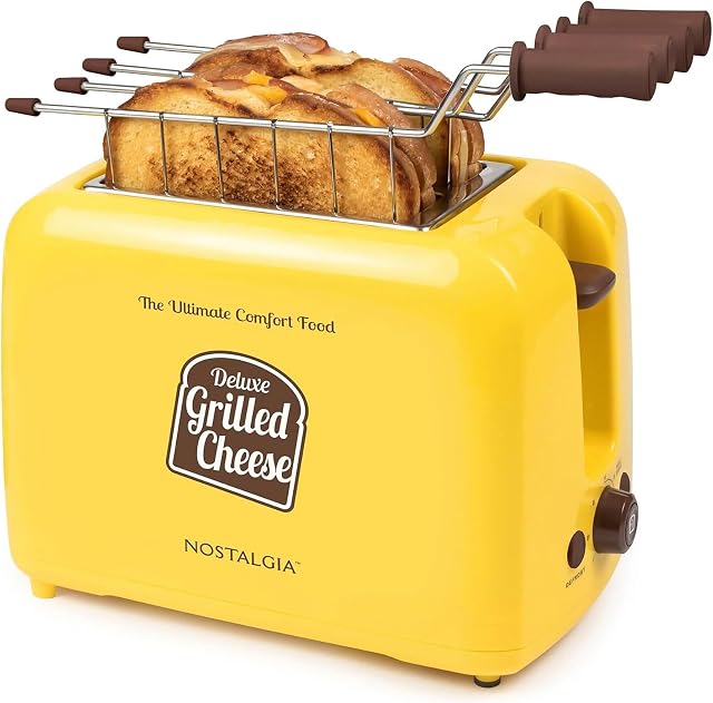 Grille-pain Nostalgia Deluxe pour sandwichs au fromage grillé avec paniers de grillage faciles à nettoyer - Molette de réglage de la cuisson et fentes extra larges - Jaune