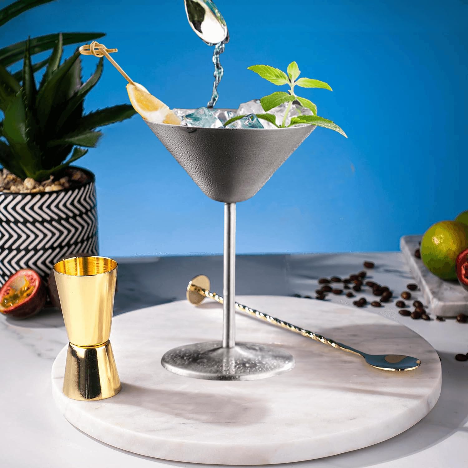 Supercap - 4 bicchieri da cocktail in acciaio inox | Bicchieri da Martini vintage da 226,8 g | Bicchieri da margarita infrangibili per bar, feste, gelati, succhi di frutta, infrangibili