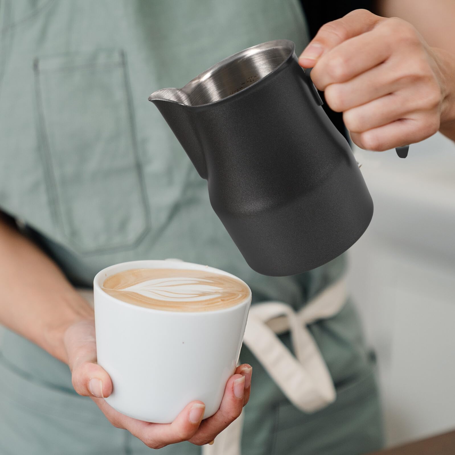 Jarra y 480ml Inoxidable Espumar Leche Acero para Diseño Elegante Vertido Precisión para Uso Profesional y Comercial en Cafeterías