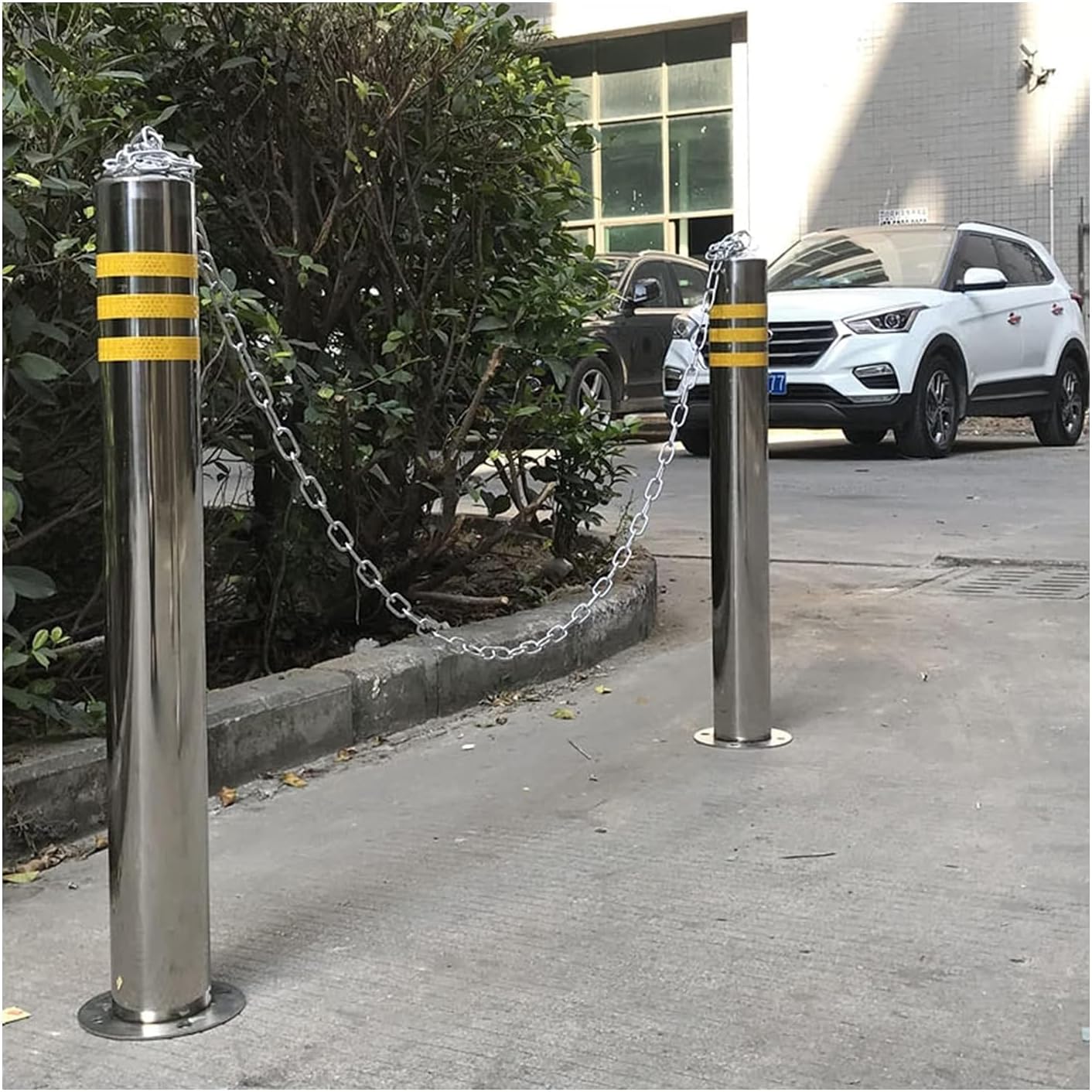LNNW Parking Bollard Fixed Car Park Bollard 2 pack, Stainless Steel Parking Barrier Car Park With 3m Metal Chain For Parking Lots, Schools for Parking Lot/Road Traffic/Construction Site(76x750MM-2pcs)