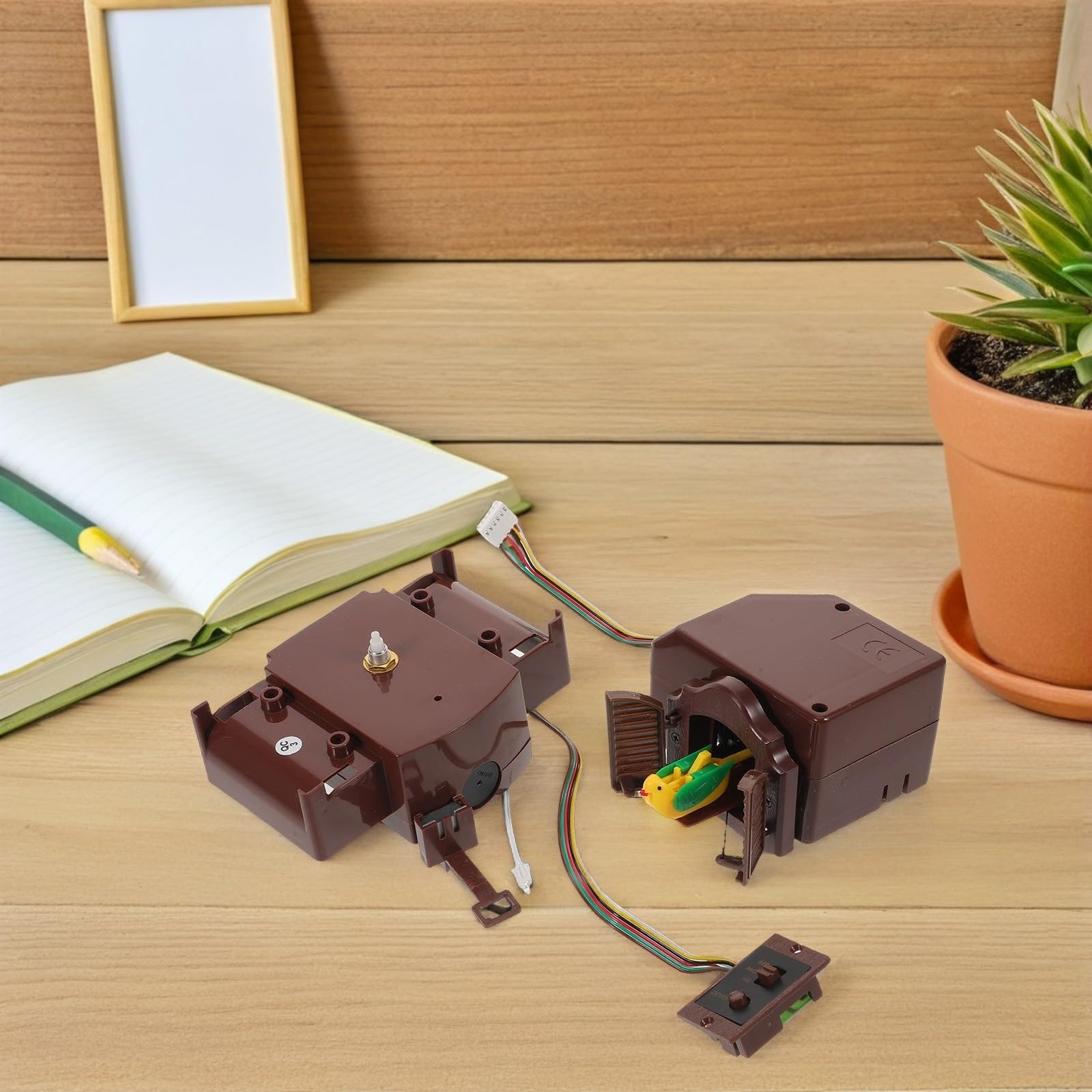 Toyvian Quarz Uhrwerk aus Kunststoff und Metall für Kuckucksuhren Ersatz mit Einfacher Installation Dekorative Funktion für Wohnzimmer und Schlafzimmer