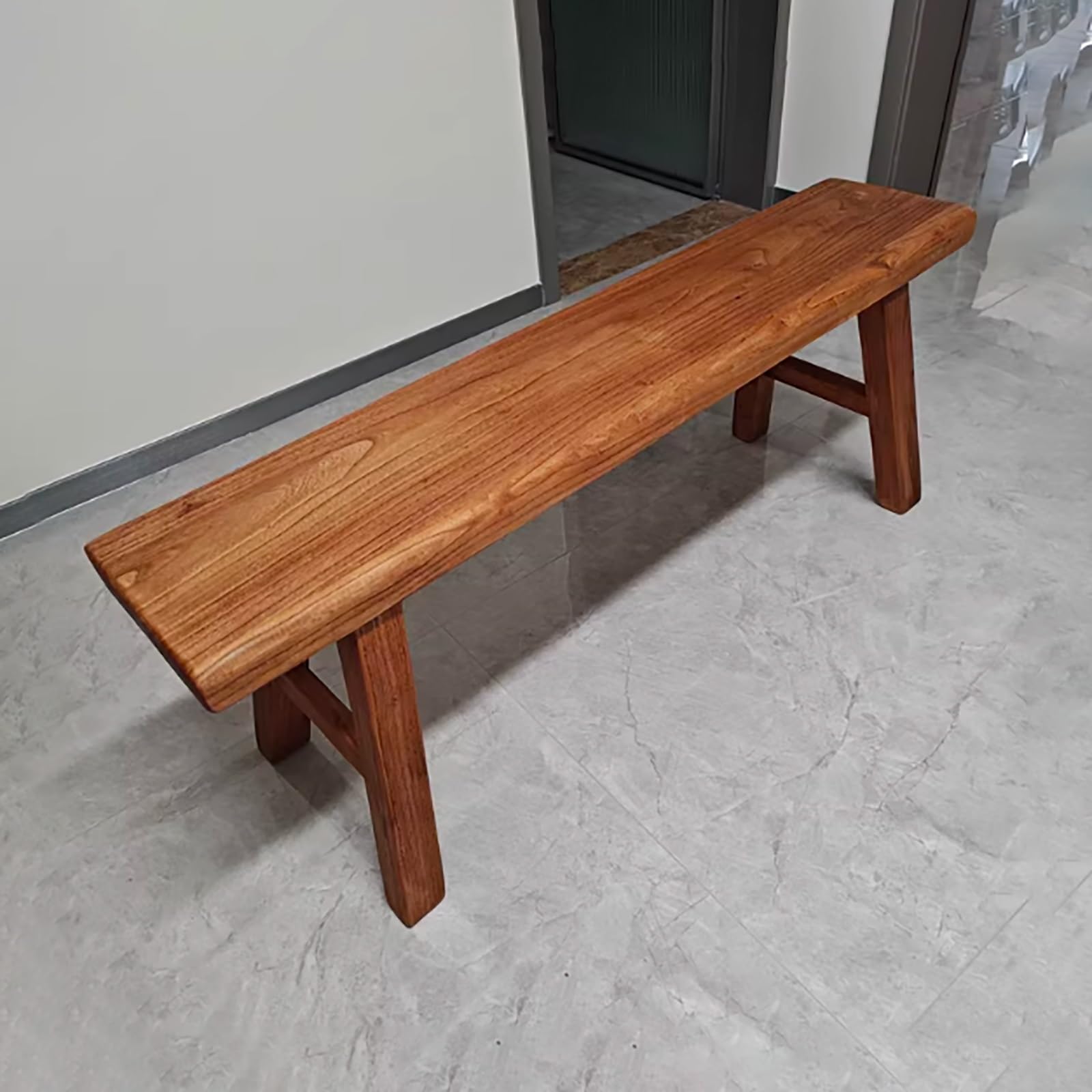 Mueble de madera maciza estilo rústico para crear un hogar acogedor desde el primer paso