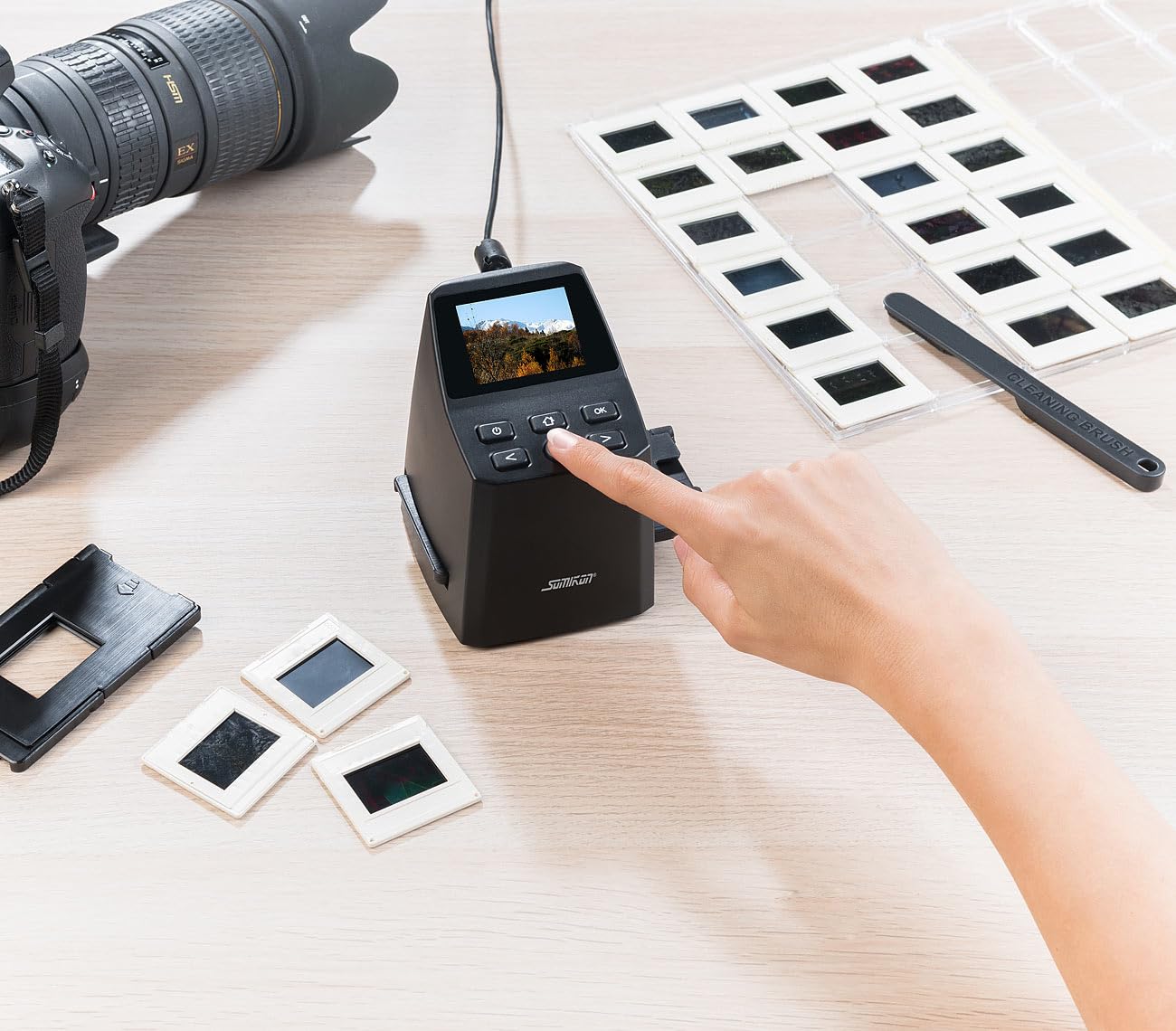 Somikon Diasscanner: Stand-Alone-Dia- und Negativ-Scanner mit 16-MP-Sensor, 4.920 DPI (Negative digitalisieren, Diaconverter, Foto)