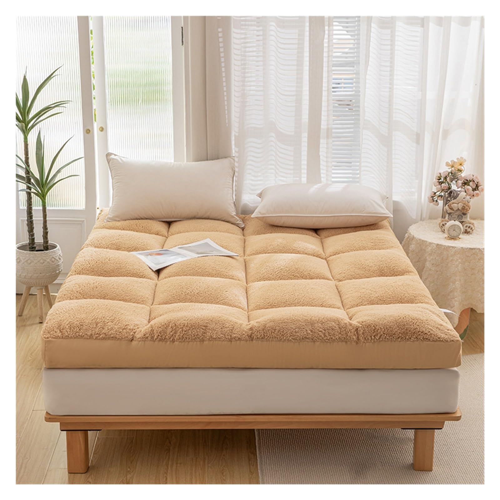 Meiiron Japanese Futon Mattress Topper: Foldable Fluffy Tatami Mat, Sleeping Mattress, Lambswool Mattress for Guests, Bedrooms, Camping, Sofas and Loungers (Beige, 200 x 200 cm)