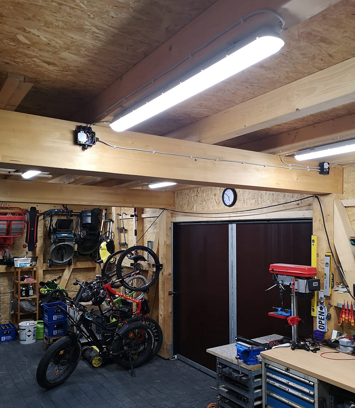 ChiliTec LED Deckenleuchte Feuchtraumleuchte mit Durchgang IP65 230V Wannen Leuchte - Beleuchtung Nass Raum Garage Carport Keller Neutralweiß - Länge 150cm