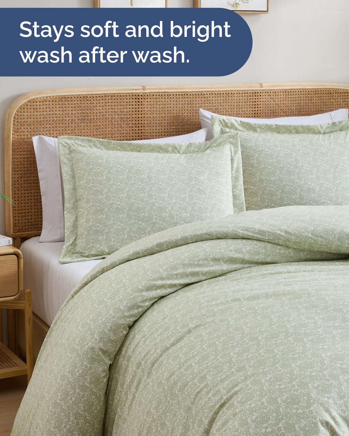 Duvet Cover Queen Size Set - Extra Soft Floral Duvet Cover 90 x 90 with 2 Pillow Shams - Comfy, Breathable Bedding Set - Hotel Luxury & Fade Free with Zipper Closures & Ties - Sage Retro Floral