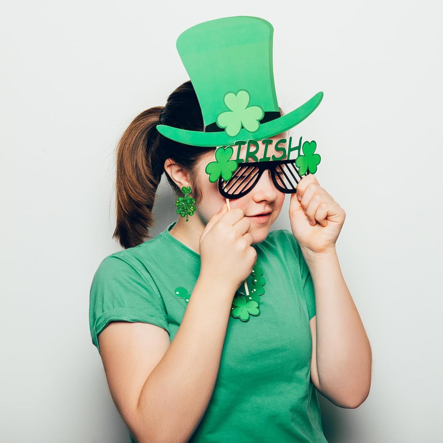 St Patrick's Day Jewelry Earring Irish Shamrock Four Leaf Hat Dangle Earrings for Women,Acrylic Green Clover Womens St patrick's Day Decorations Earrings Good Luck Holiday Outfits Accessories - Image 4