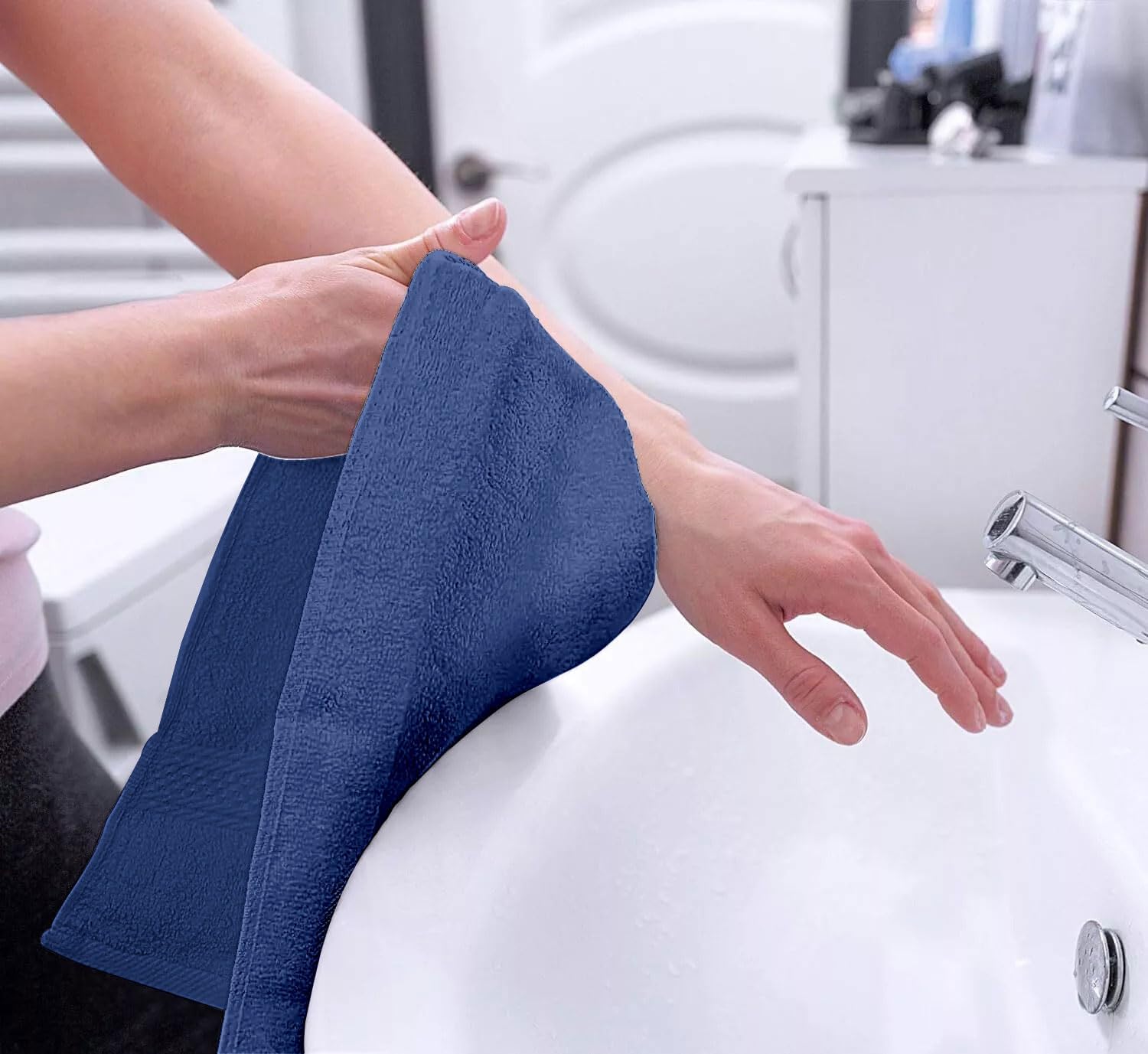 Briarwood Home® Medley 4-Pack Hand Towel - 16”x30”, 100% Combed Cotton, 600 GSM Ultra-Soft, Quick Dry & Highly Absorbent – Lightweight & Compact for Spa, Gym, Kitchen & Face Use – Navy