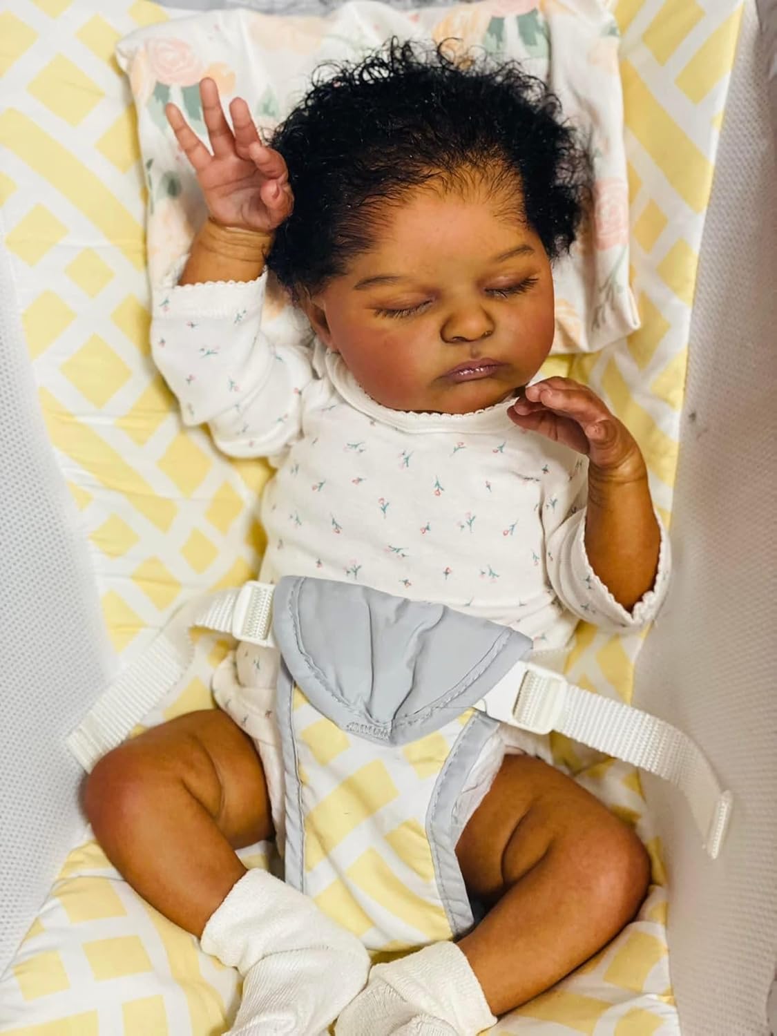 Reborn Baby Dolls Black Girl - 18 Inch Soft Feeling Realistic-Newborn Baby Dolls Cute Real Life Baby Doll with Curly Hair Gift for Age3+