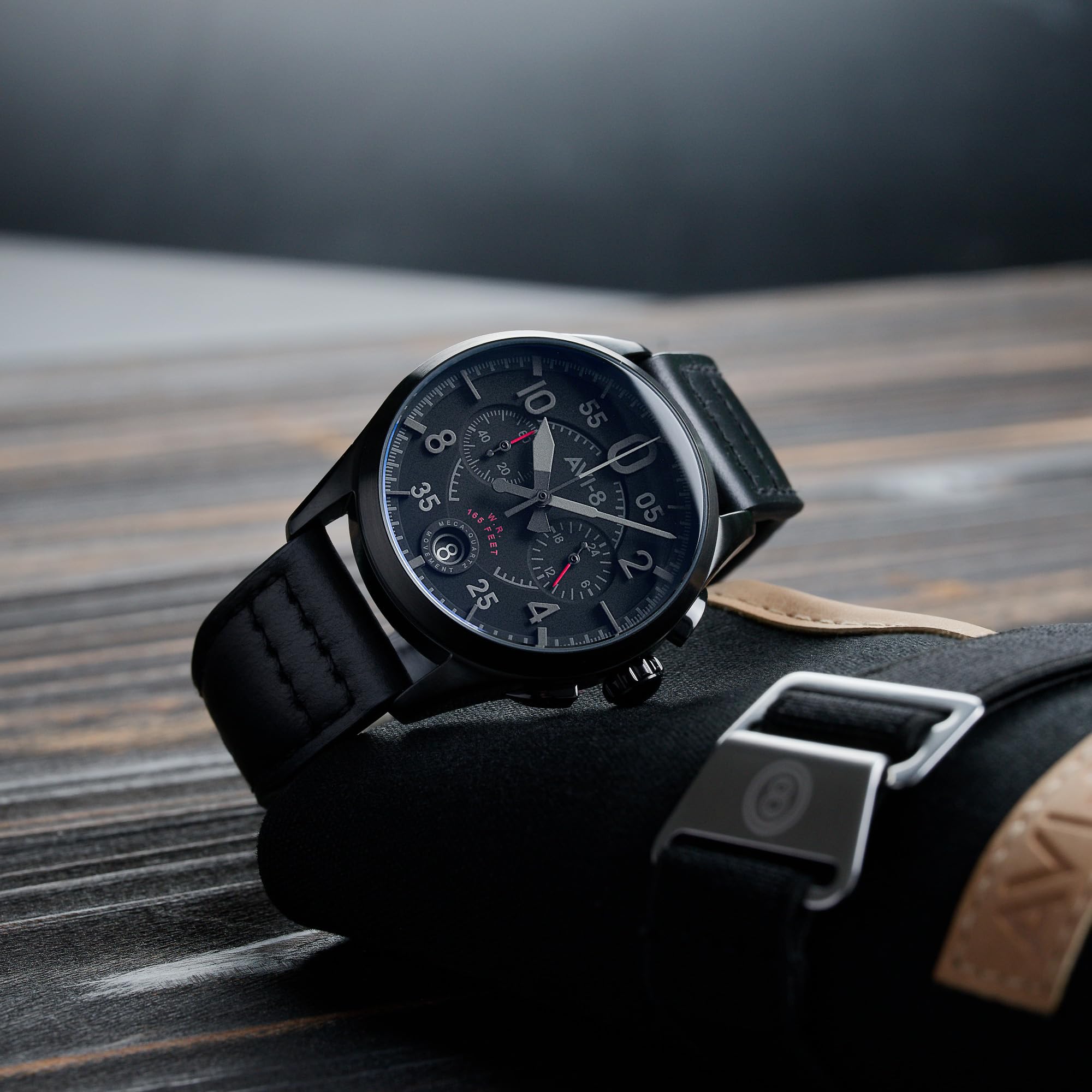 AVI-8 Spitfire Lock Herren 42 mm Chronograph Japanisches Quarz Pilotenuhr mit Lederband AV-4089