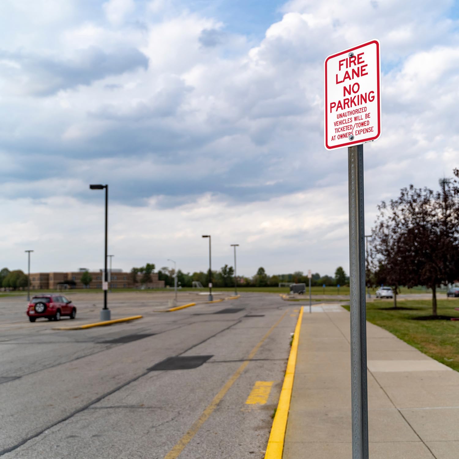 SmartSign Fire Lane - Señal de vehículos no autorizados remolcados - 12 x 18 pulgadas, compuesto de aluminio de 120 mil (ACM), material reflectante de grado ingeniero, rojo y blanco