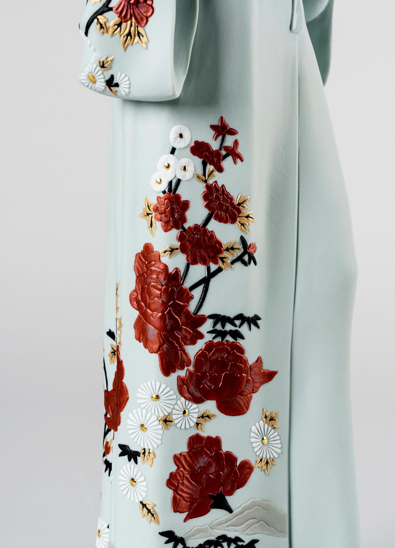 LLADRÓ Figurka Młoda Kobieta ze Smokiem. Figurka z Porcelany Kobieta. Figurka dekoracyjna. Porcelana luksusowa.