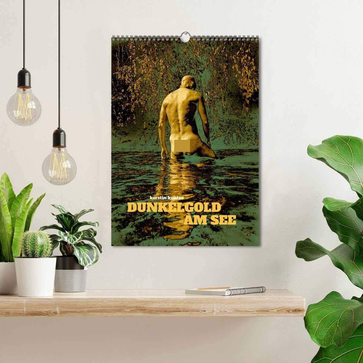DUNKELGOLD AM SEE (Wandkalender 2026 DIN A3 hoch), CALVENDO Monatskalender: Für ein Jahr voller Wasserlust - 12 Bilder zum eintauchen.