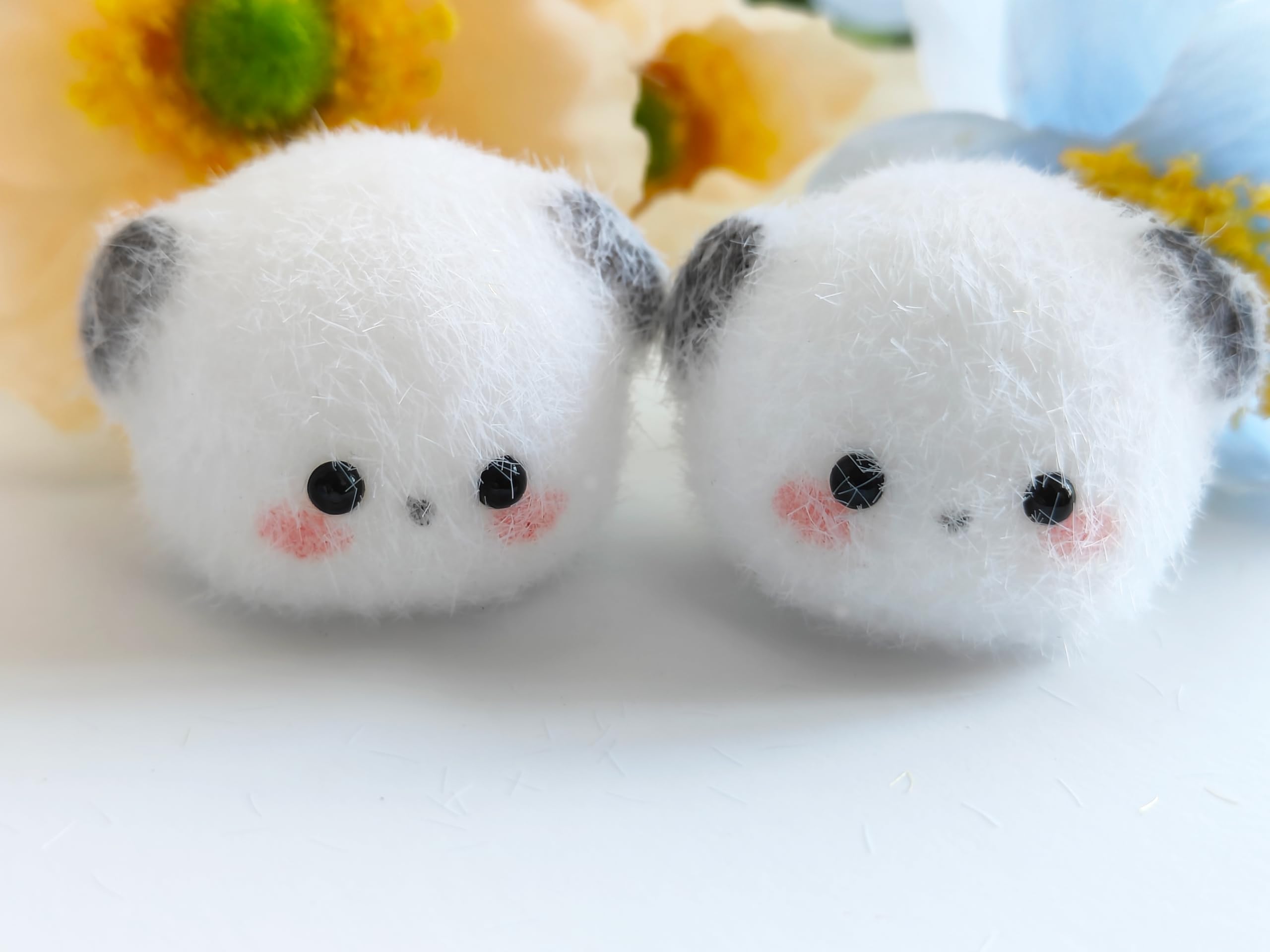 Mystoneer Handmade Squishy Cat Paw Toys, Chick Ultra Soft Squishy Fidget Toys, Cat Paw Squeeze Toys, Featuring a Keychain for Attaching to Bags as a