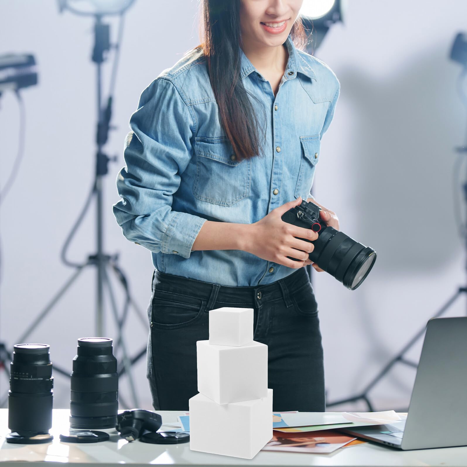 UKCOCO Lot de 3 Cubes en Mousse Blanche 5 CM 8 CM et 10 CM Maquettes de Cube en Mousse Accessoires Photo pour Photographie de Produits Décorations Géométriques pour Séance Photo