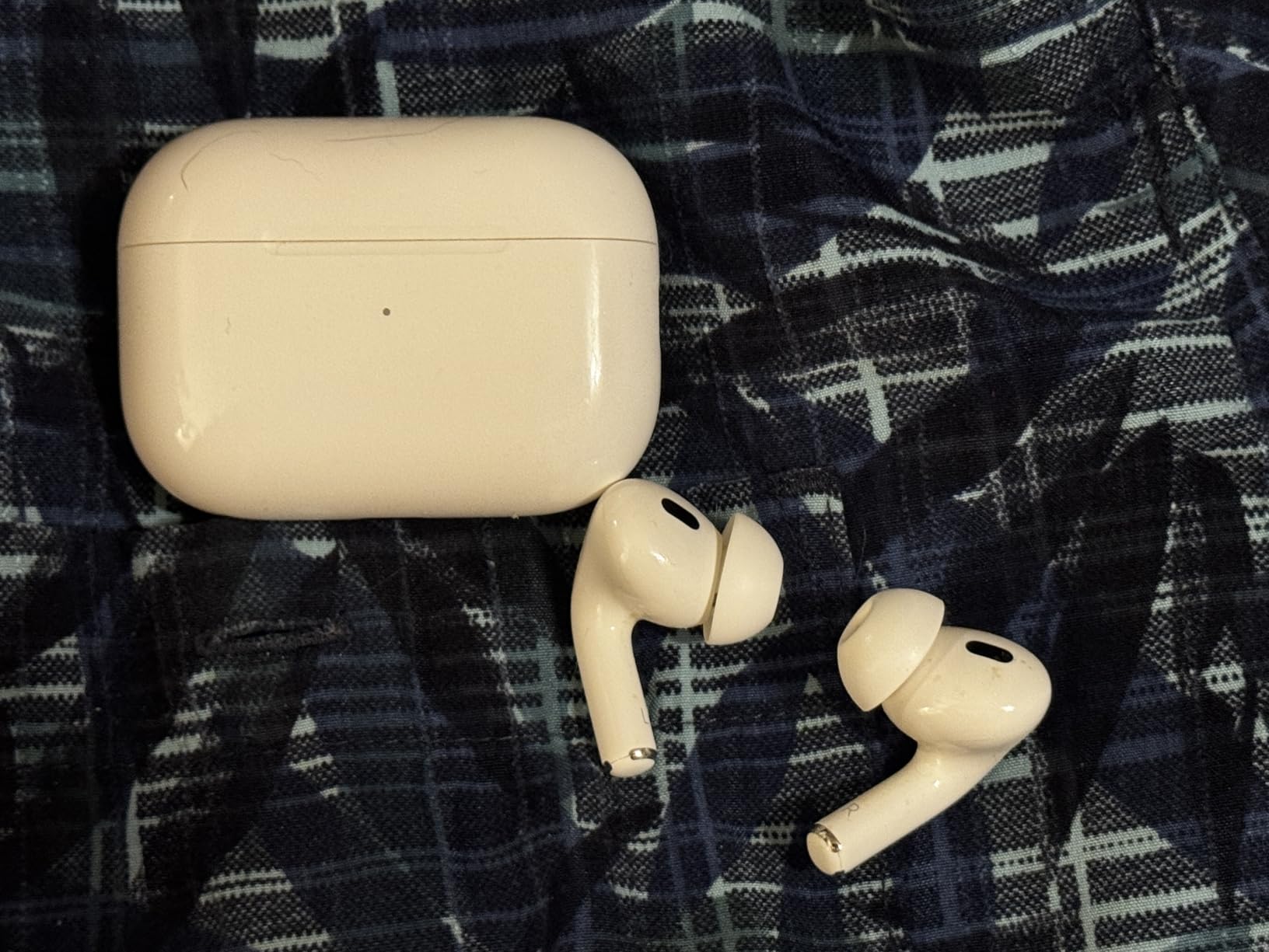Apple AirPods Pro 3 Wireless Earbuds. Active Noise Cancellation. Live Translation. Heart Rate Sensing. Hearing Aid Feature. Bluetooth Headphones. Spatial Audio. High-Fidelity Sound. USB-C Charging photo review