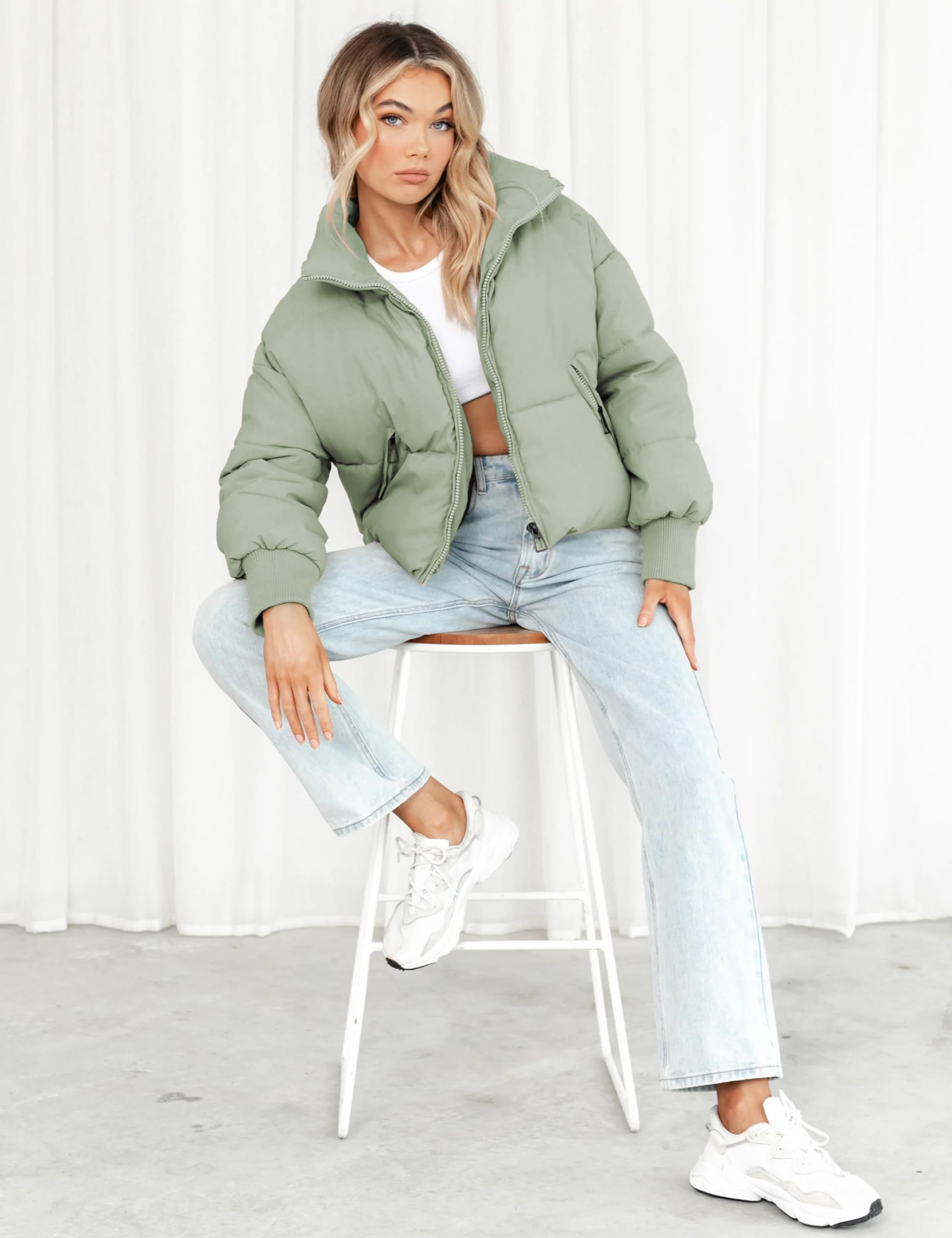 Lianlive Womens Cropped Puffer Jacket Oversized Black Short Puffy Winter Coat