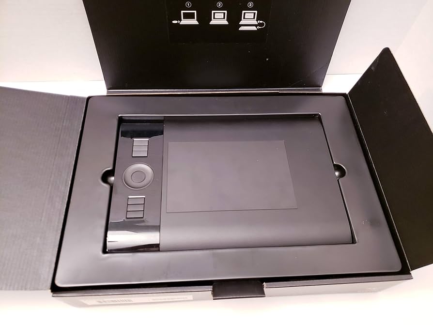 液タブ・ペンタブ intuos4(Special Edition) PTK-440/K4 Wacom INTUOS 4 PTK-440 Tablet with USB Cable & Wireless Grip