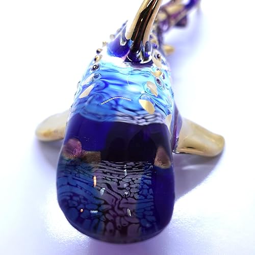 Miniatura 6 de Figuras miniatura de ballena y tiburón, animales marinos, arte de vidrio soplado a mano, regalo coleccionable para decorar (5.5 pulgadas, azul)