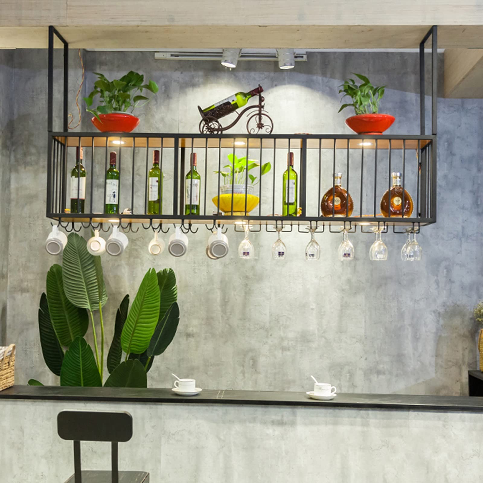 Décoration de la maison avec ce casier à vin suspendu authentique