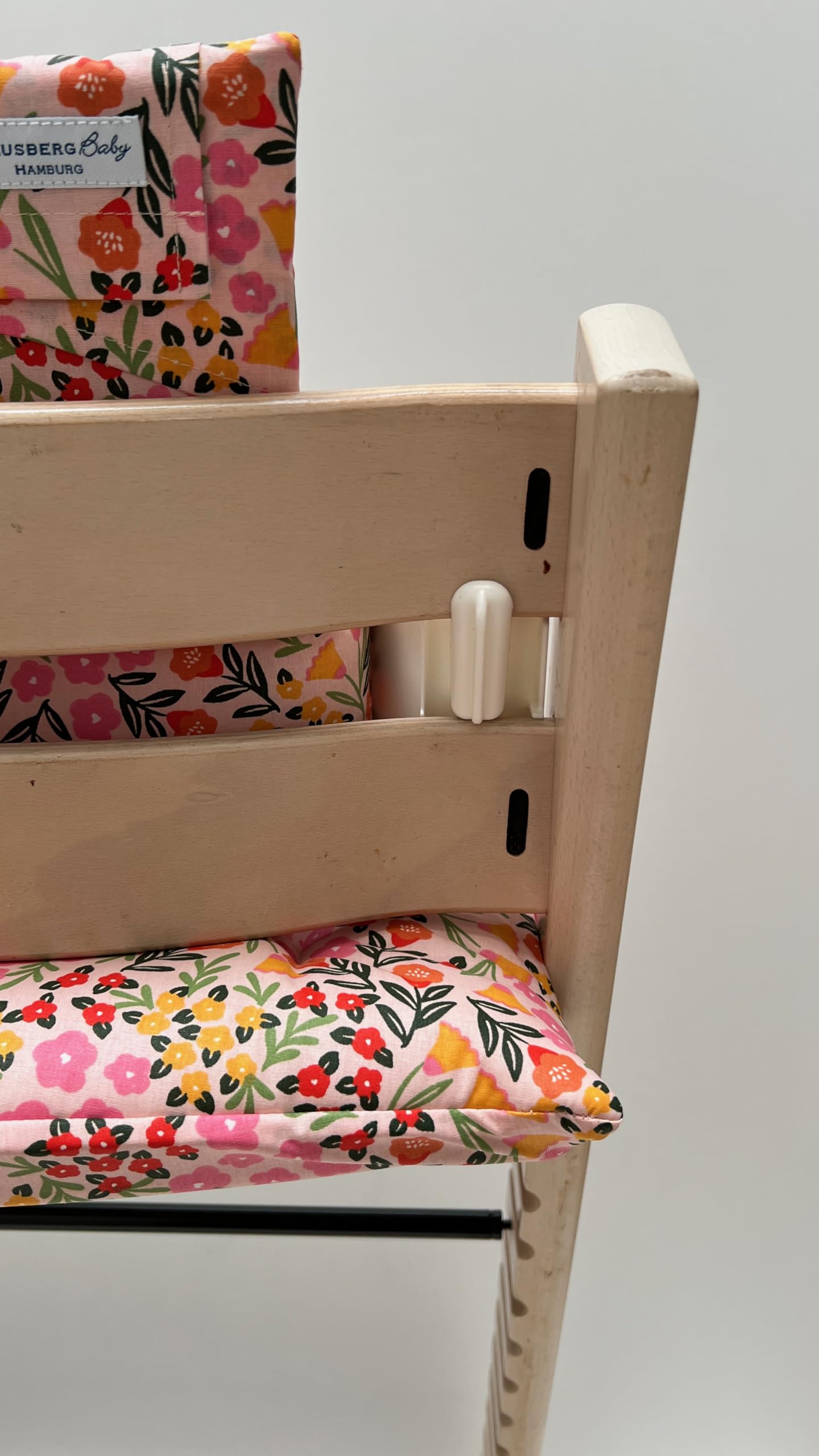 Blausberg Baby - Sitzkissen Set kompatibel mit Tripp Trapp® Stokke Hochstuhl Sitzkissen abwaschbar Oeko-Tex Baumwolle 6 cm Sitzpolster kompatibel mit Baby Set & Holzbügel & Tray Table - Flower Rosa