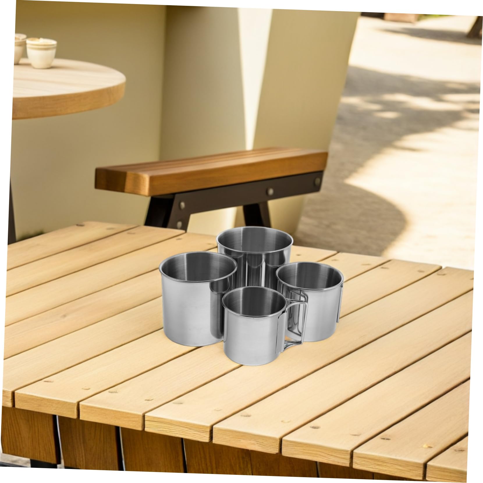 4 Stück Teiliges Faltbares Campingbecher Set Robust Kompakt und Leicht mit Klappbarem Griff für Outdoor Reisen Grillen und Klettern Platzsparend und Einfach zu Reinigen