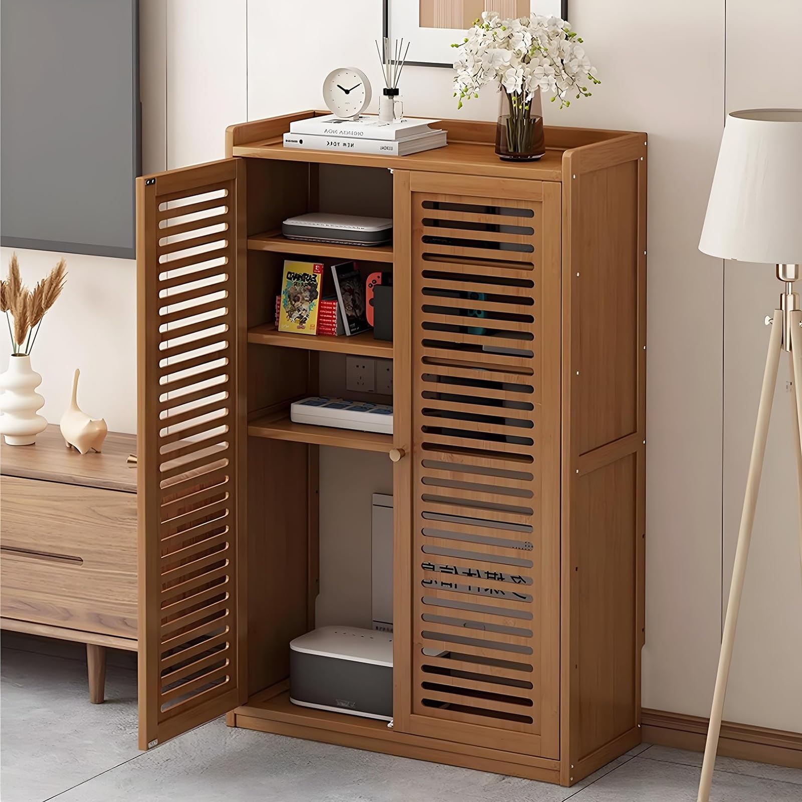 Mueble de almacenamiento multimedia de bambú con estantes ajustables y organizador
