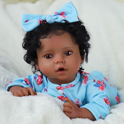 SCOM Saskia - Muñecas de bebé realistas de 23 pulgadas con cuerpo de tela, extremidades de vinilo, juego de ropa de punto amarillo, regalos para