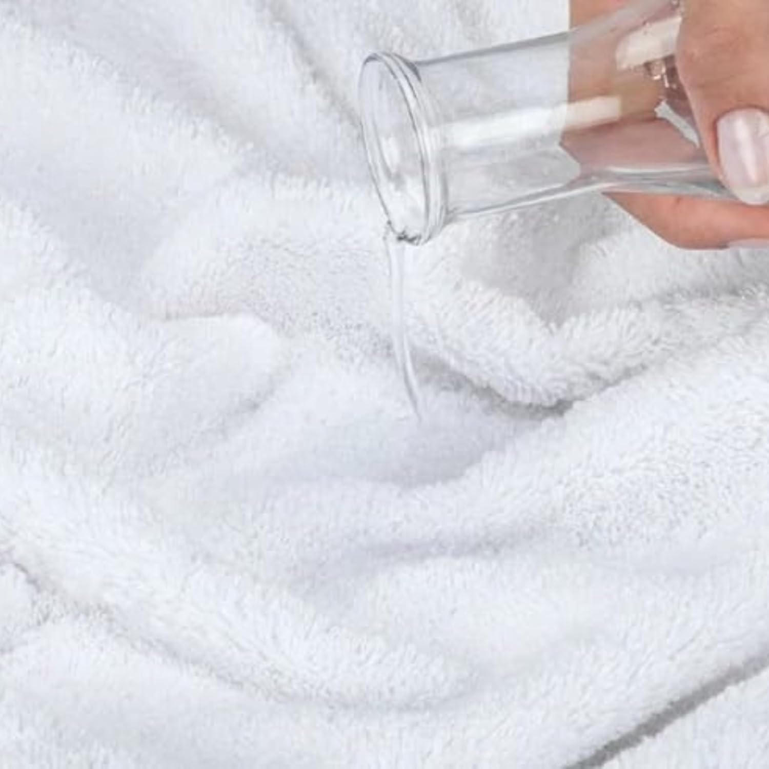 C&A COLLECTION Premium Cotton Bath Towels, Large 4-Piece Set, 600 GSM Soft and Highly Absorbent, Compact Quick Dry Ideal Gym Travel Camp Pool Snow White