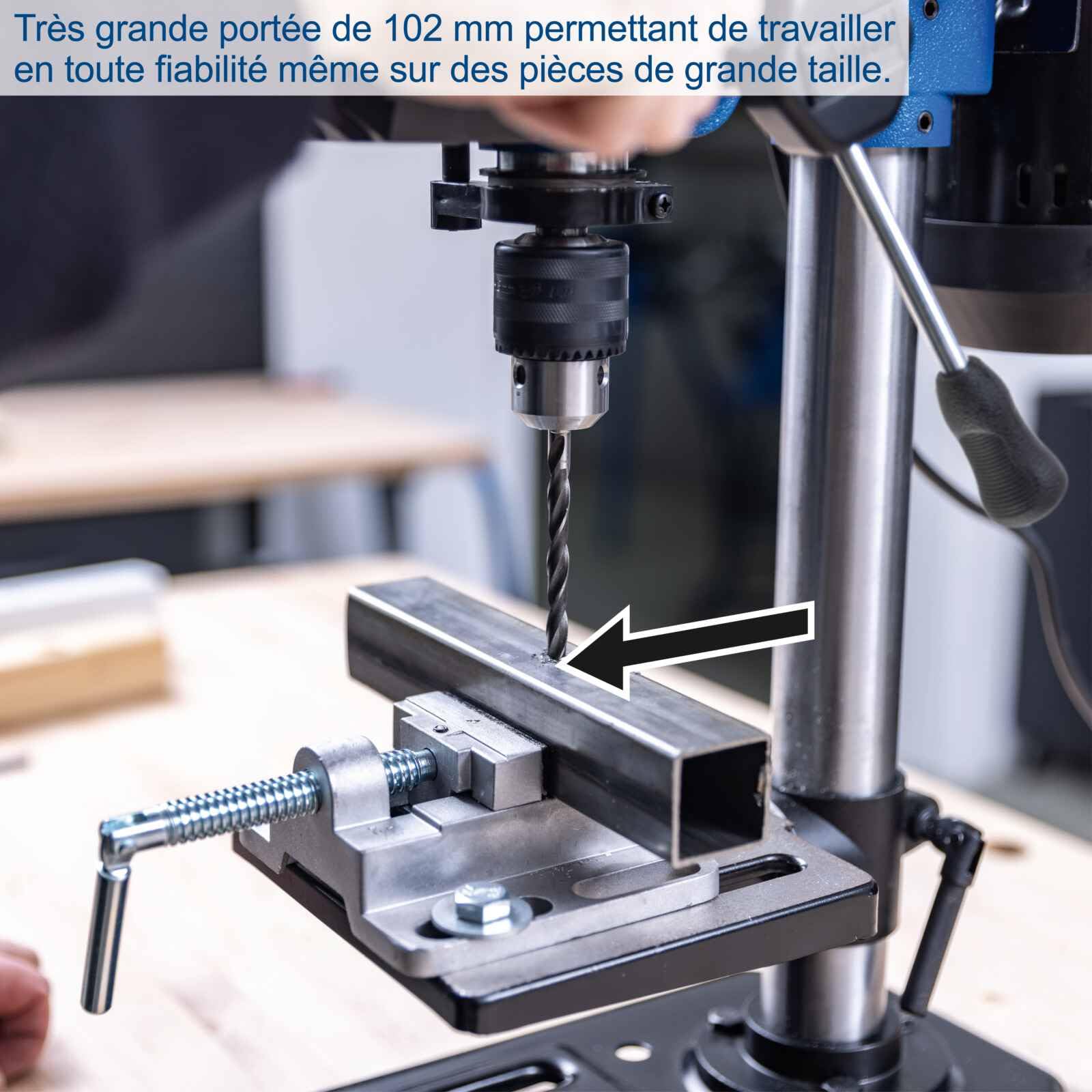Scheppach Perceuse à colonne détabli TBM200-400W - 550-2600 tr/min - table 164 x 162 mm - inclinable - mandrin 1,5-13 mm - profondeur de perçage 50 mm