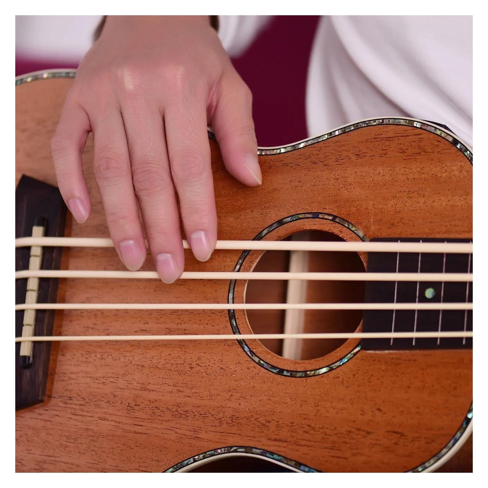 Ukulele Basso Elettrico Da 30 Pollici Con Corpo In Compensato Sapele E Corde In Gomma Ukulele