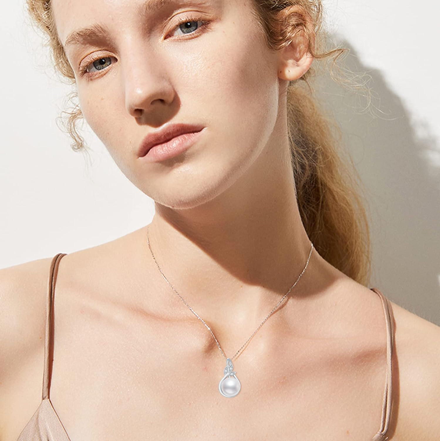 1/10cttw Real Diamonds and 9mm Natural White Pearl Necklace in Sterling Silver for Women (I2-I3 Clarity)