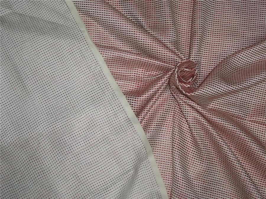 Tissu en viscose de 111,8 cm de large rouge Dobby Tussar 8806 pour couture