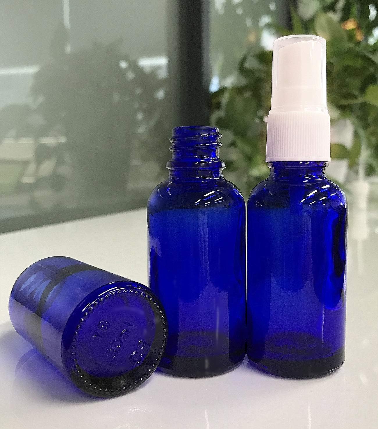 Amazon Co Jp Winkine スプレボトルガラス製 容器の遮光瓶 硝子 50ml 3本セット 青 ミスト 手作りコスメ化粧品などの詰め替えや 旅行 アルコール エタノール 小分け保存容器 ホーム キッチン