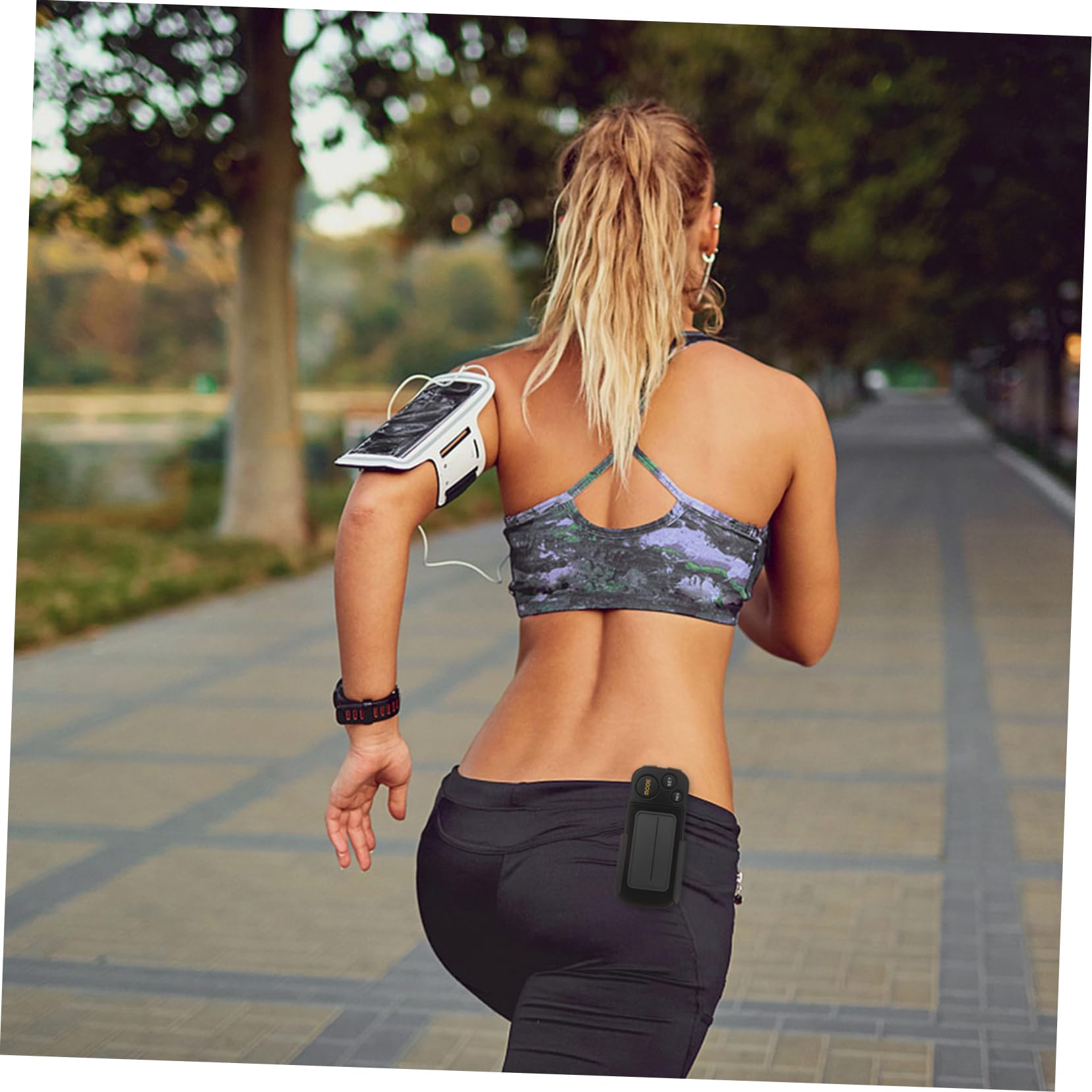 FOYTOKI Exercise Pedometer Clip on Fitness Tracker Walking Pedometer 30-Day Memory Accurate Step Counting Black