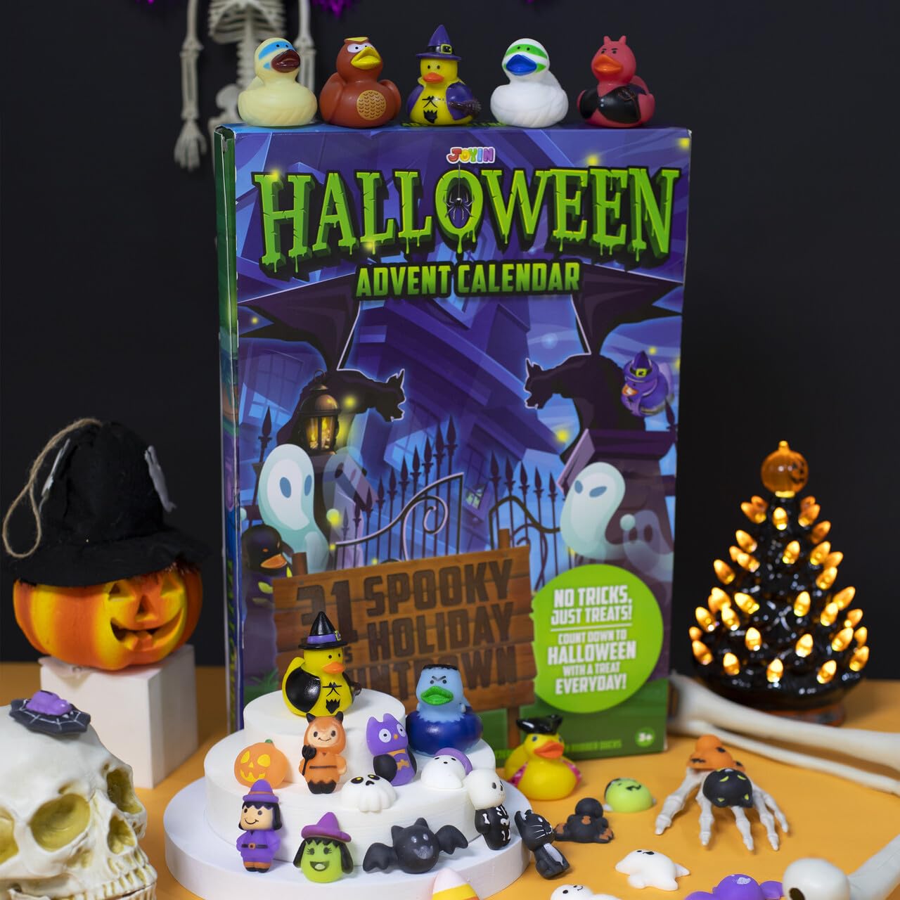 JOYIN Calendario de Adviento de Halloween de 31 días con juguetes sorpresa Mochi y patos de goma, calendario de cuenta regresiva de vacaciones de Halloween con juguetes sensoriales para fiestas