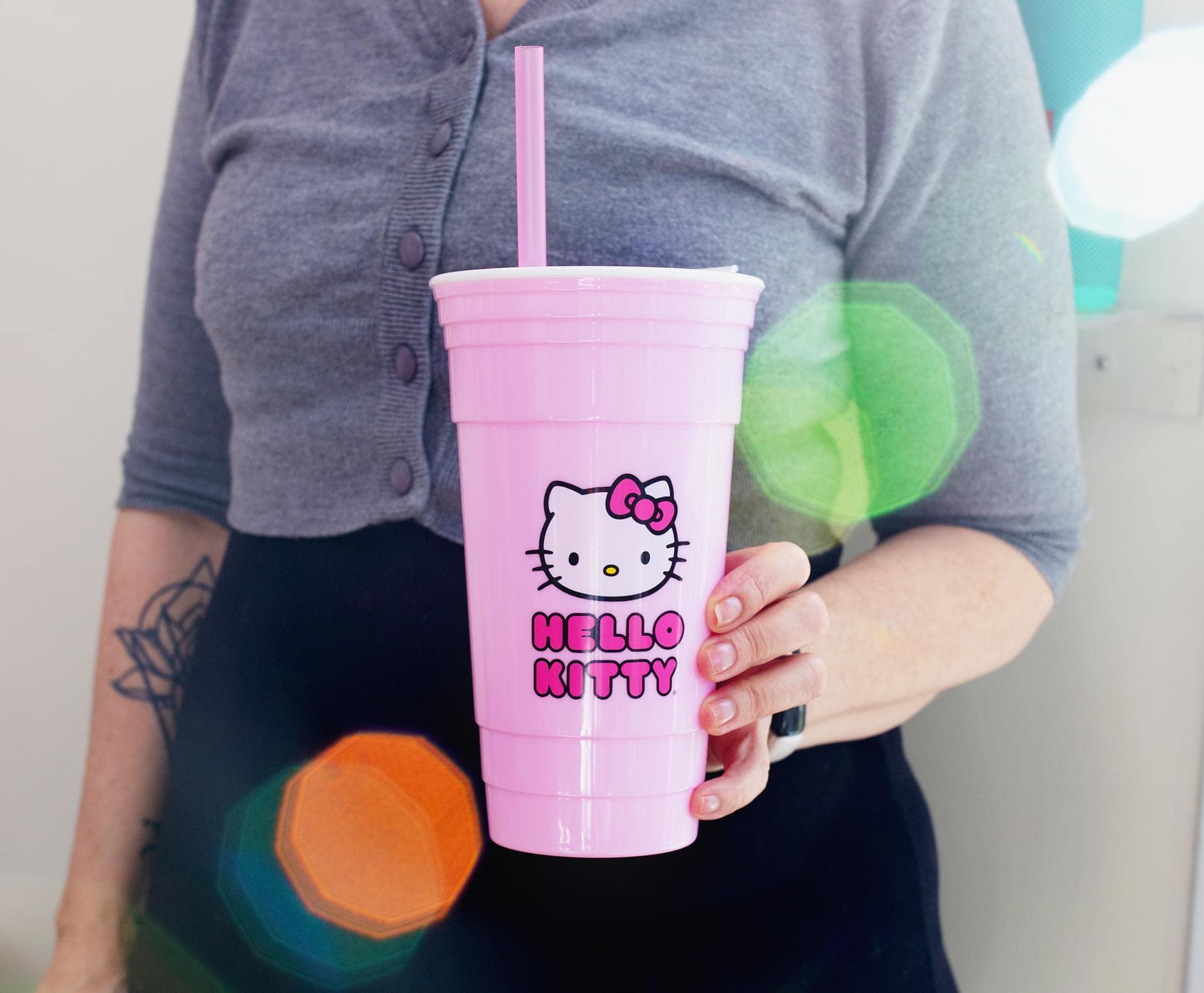 Silver Buffalo Sanrio Hello Kitty Pink Plastic Travel Tumbler With Lid and Straw | 32-Ounce Tall Carnival Cold Cup For Drinks, Beverages - Image 8
