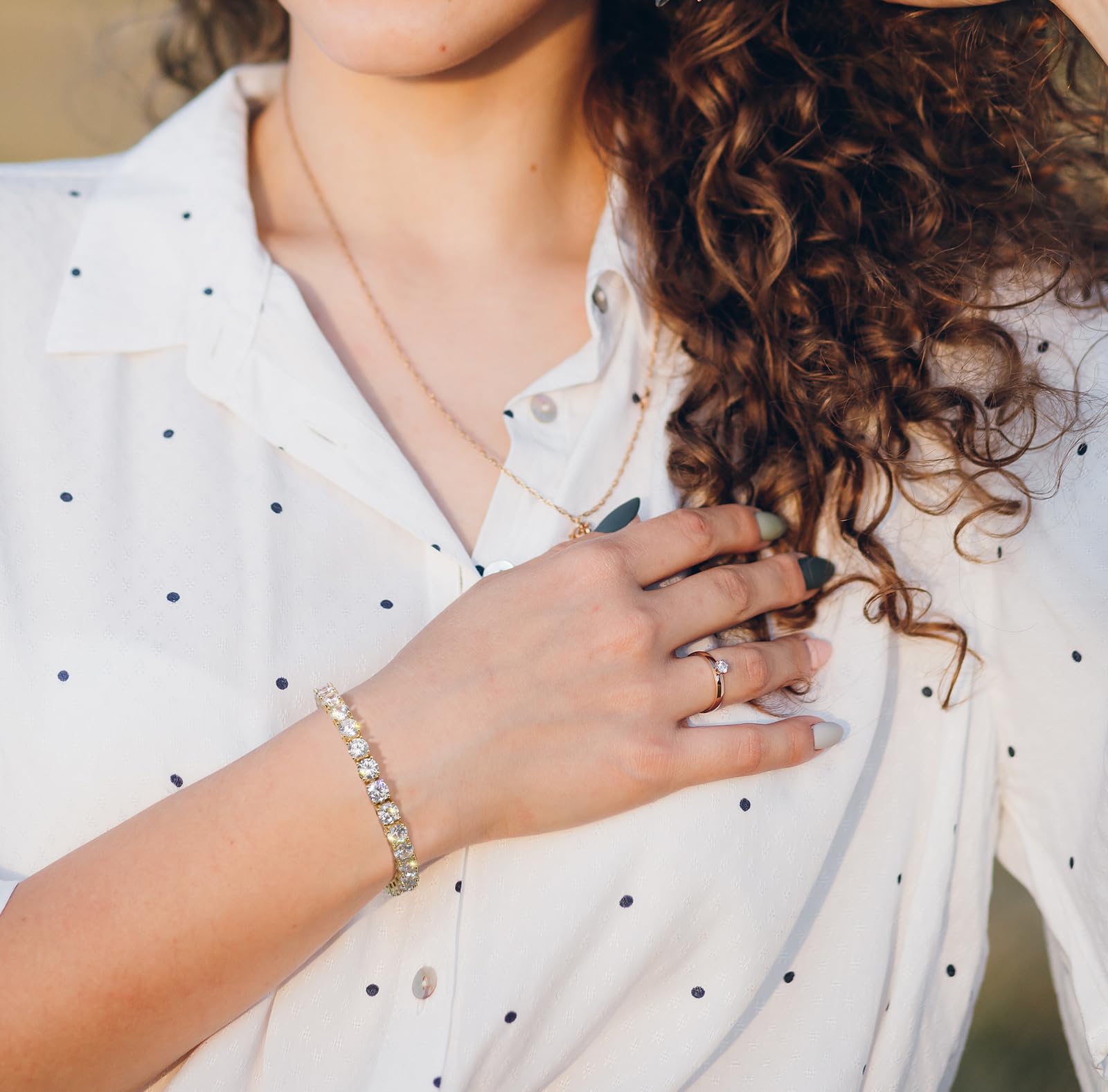 KRKC Tennisarmband für Damen in Gold, Wahlweise 5 mm Breite, 19 cm Länge | Mit funkelnden 5A Zirkonia-Steinen, Geschenk für Weihnachten & Valentinstag für Sie, Frauen, Alltag & Business