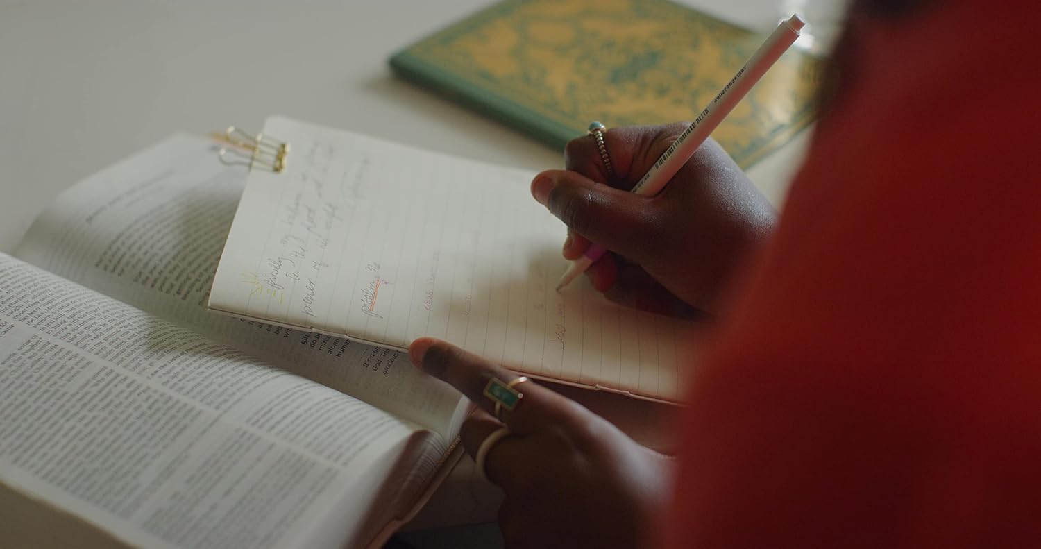 ESV Teen Study Bible (Hardcover, Desert Sun): Holy Bible, English Standard Version      Hardcover – May 4, 2023