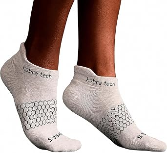 BOMBAS Women's Solid White Ankle Socks, 6-Pack Cushioned Low Cut Athletic Socks, Size Medium (7.5-11)